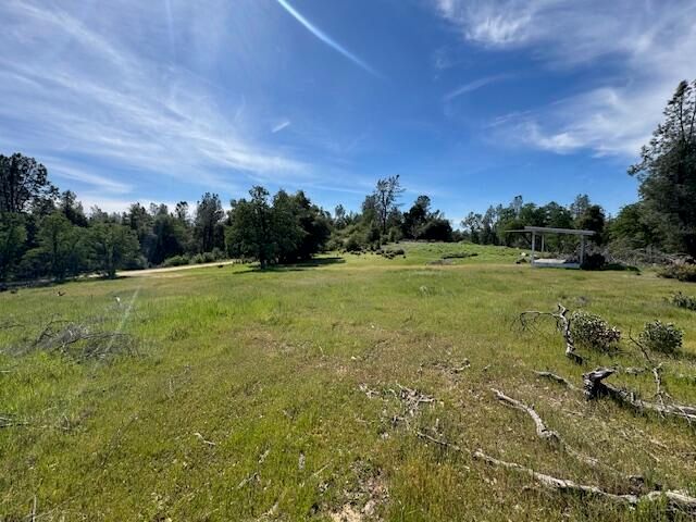 15203 Diggins Way, Redding, CA 96001