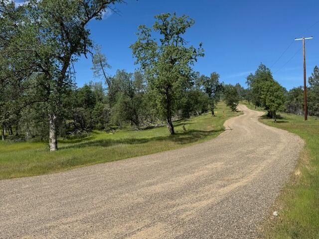 15203 Diggins Way, Redding, CA 96001