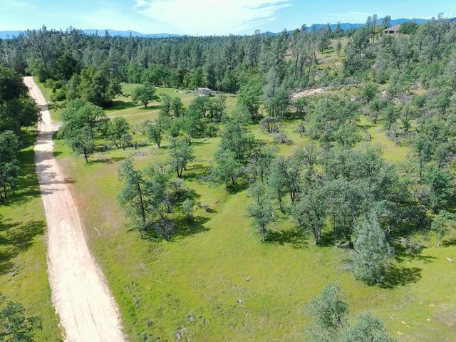 15203 Diggins Way, Redding, CA 96001