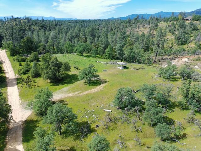 15203 Diggins Way, Redding, CA 96001