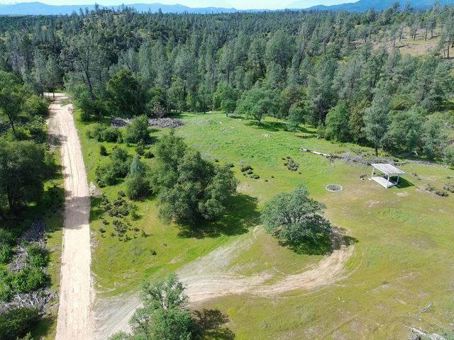 15203 Diggins Way, Redding, CA 96001