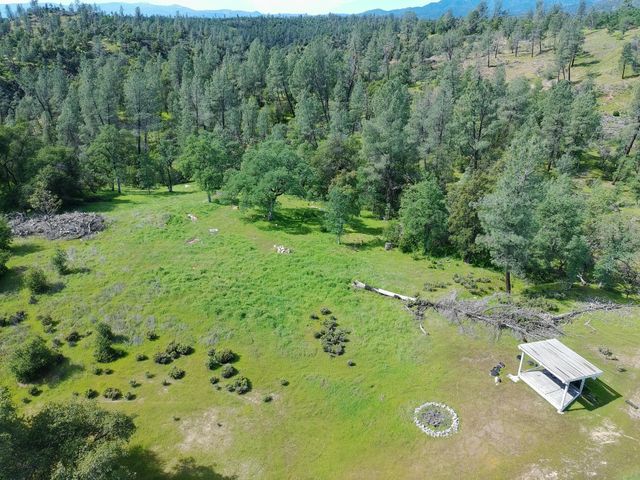 15203 Diggins Way, Redding, CA 96001