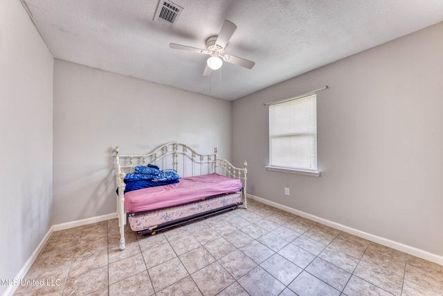 12513 W Canterbury Drive, Ocean Springs, MS 39564