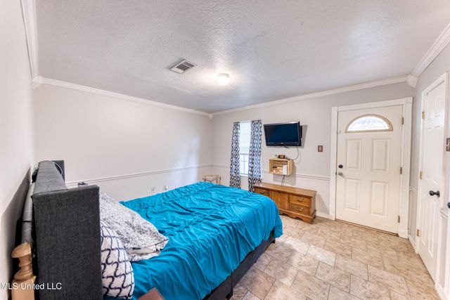 12513 W Canterbury Drive, Ocean Springs, MS 39564