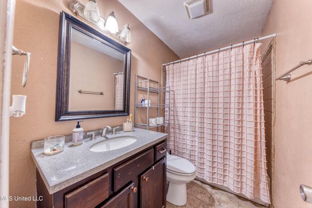 12513 W Canterbury Drive, Ocean Springs, MS 39564