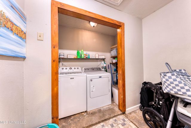 12513 W Canterbury Drive, Ocean Springs, MS 39564