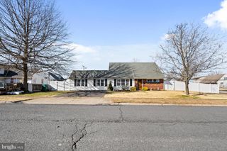 194 COBALT RIDGE DR S #S, Levittown, PA 19057