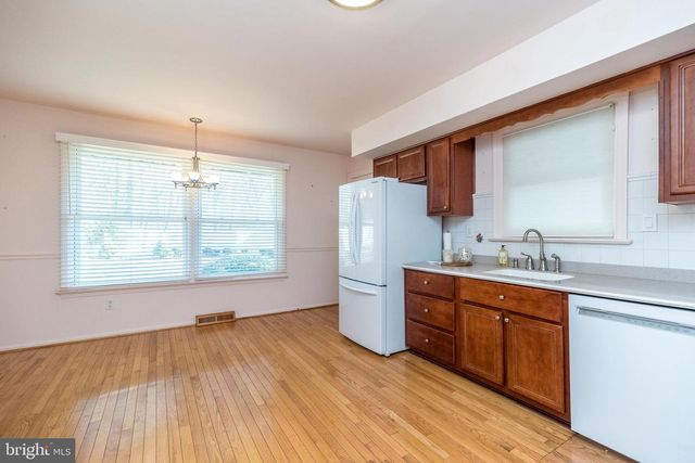 7 VERA LN, Conshohocken, PA 19428