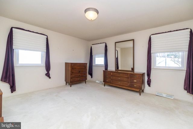 7 VERA LN, Conshohocken, PA 19428