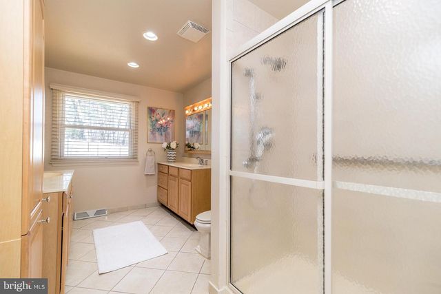 7 VERA LN, Conshohocken, PA 19428