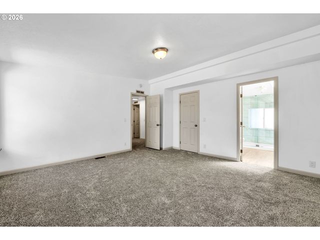662 LOCHAVEN Ave, Springfield, OR 97477