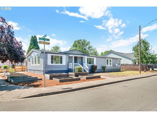 662 LOCHAVEN Ave, Springfield, OR 97477