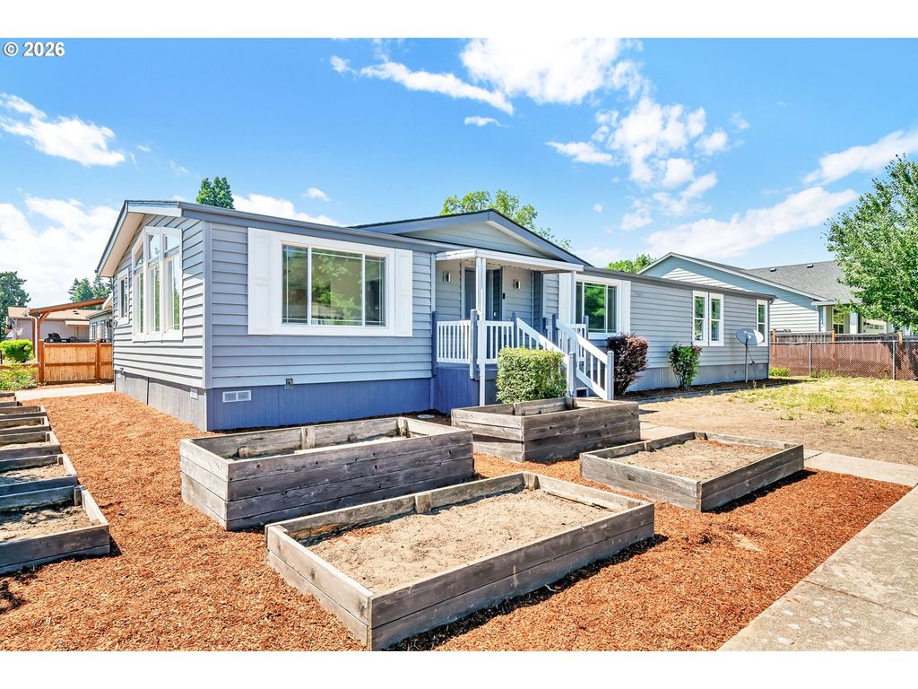 662 LOCHAVEN Ave, Springfield, OR 97477