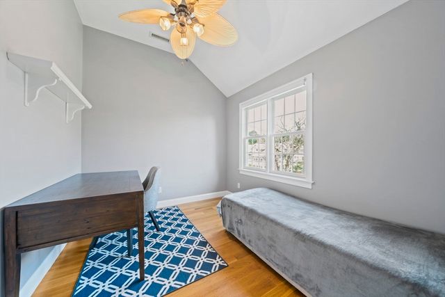 15 Bacon St 2, Waltham, MA 02451