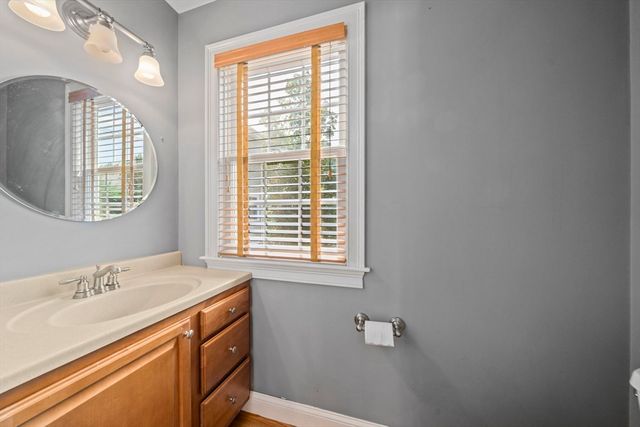 15 Bacon St 2, Waltham, MA 02451