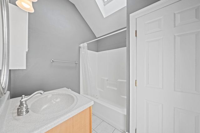 15 Bacon St 2, Waltham, MA 02451