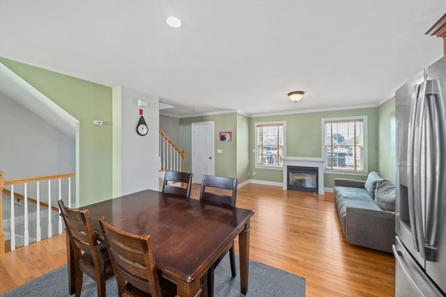 15 Bacon St 2, Waltham, MA 02451