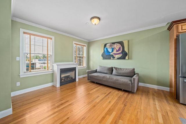 15 Bacon St 2, Waltham, MA 02451