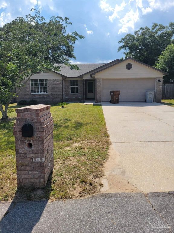 3609 Pebble Ln, Milton, FL 32583