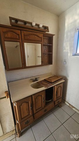 434 Francis Street, Bakersfield, CA 93308