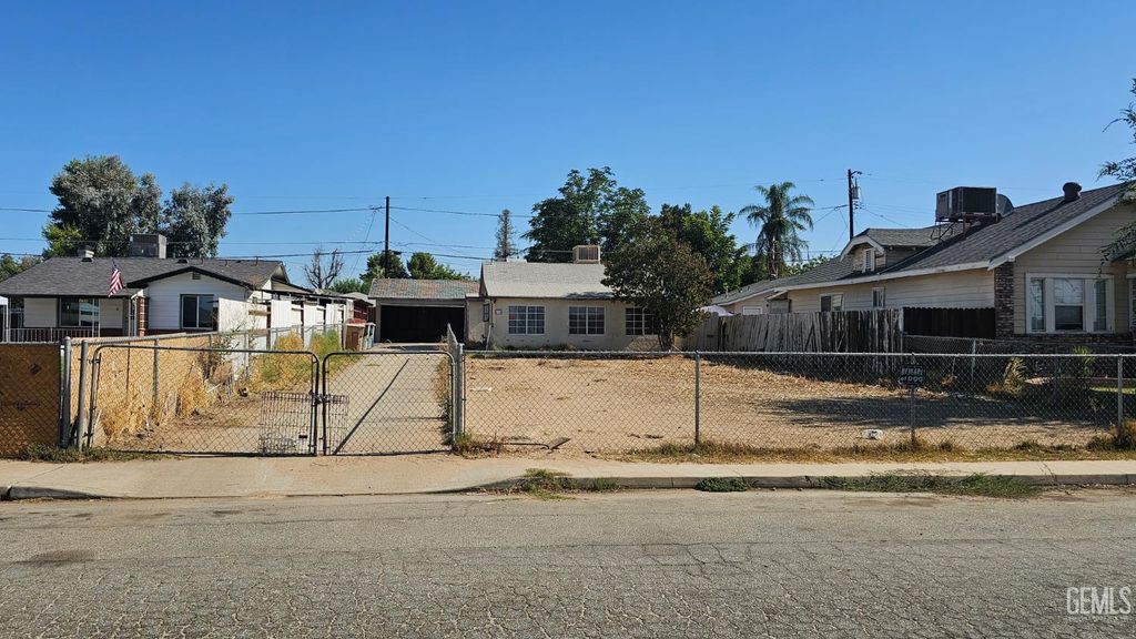 434 Francis Street, Bakersfield, CA 93308