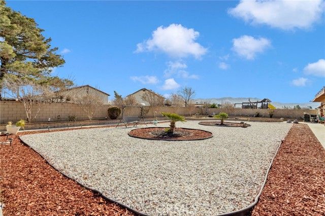 11679 Winterhawk Way, Apple Valley, CA 92308