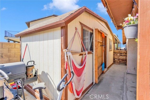 11679 Winterhawk Way, Apple Valley, CA 92308