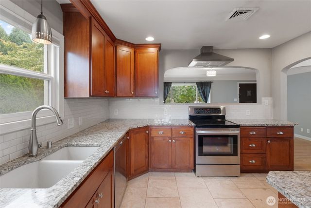 647 23rd Avenue, Longview, WA 98632