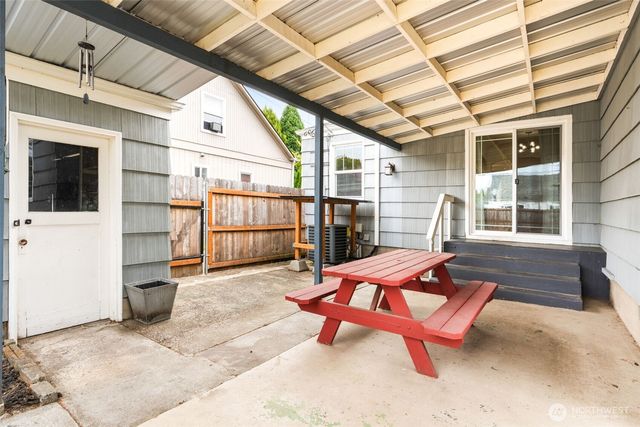 647 23rd Avenue, Longview, WA 98632
