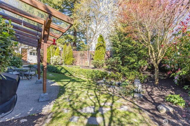 13013 SE 305th Court, Auburn, WA 98092