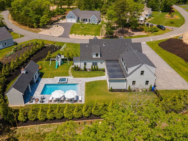 83 Sisters Circle, Yarmouth Port, MA 02675
