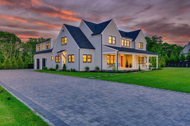 83 Sisters Circle, Yarmouth Port, MA 02675