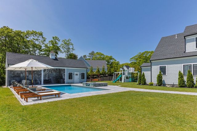 83 Sisters Circle, Yarmouth Port, MA 02675