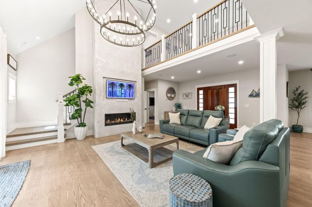 83 Sisters Circle, Yarmouth Port, MA 02675