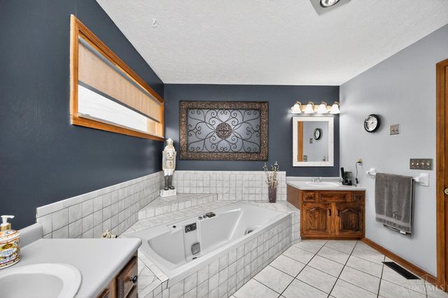 7293 Timbernoll Drive, West Chester, OH 45069