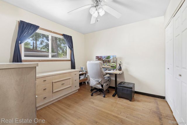 15274 Regina Avenue, Allen Park, MI 48101