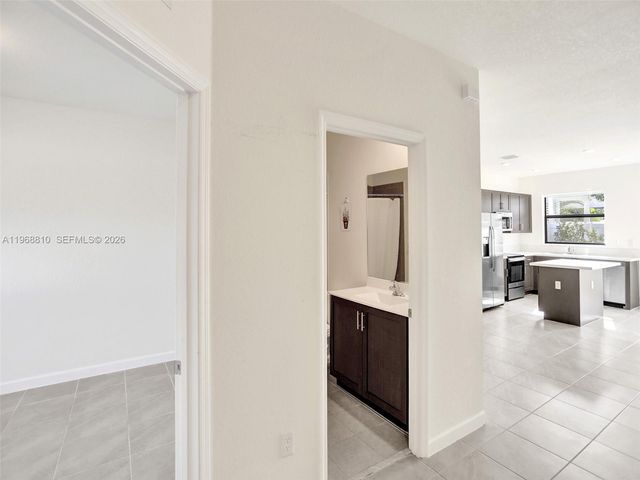 3436 W 111th Pl, Hialeah, FL 33018