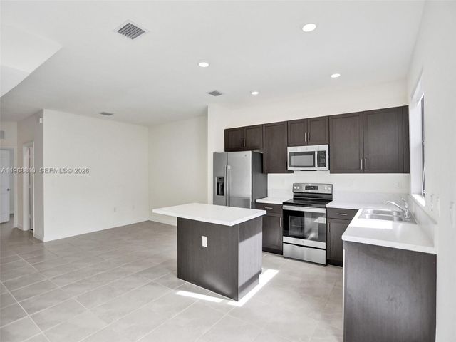 3436 W 111th Pl, Hialeah, FL 33018