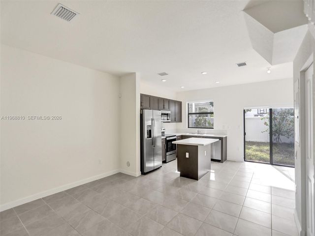 3436 W 111th Pl, Hialeah, FL 33018