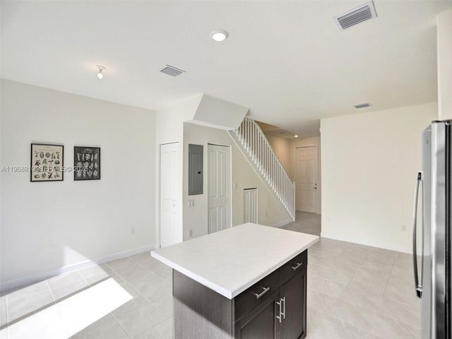 3436 W 111th Pl, Hialeah, FL 33018