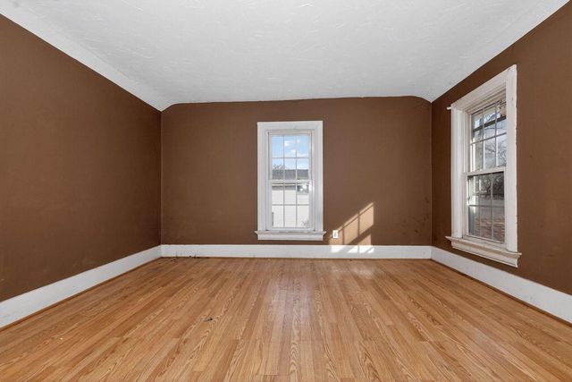 235 W South STREET, Oconomowoc, WI 53066