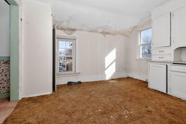 235 W South STREET, Oconomowoc, WI 53066