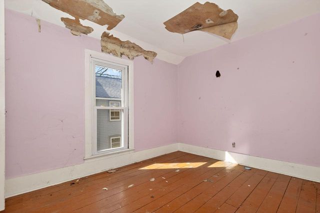 235 W South STREET, Oconomowoc, WI 53066