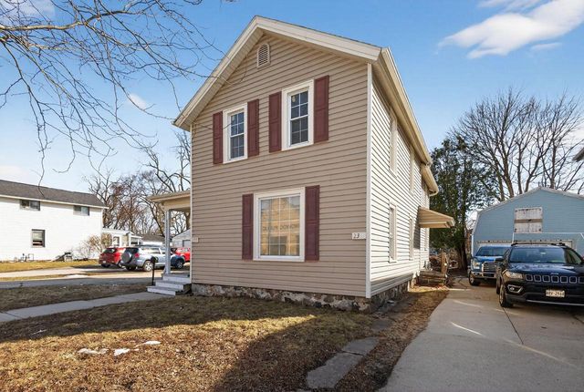 235 W South STREET, Oconomowoc, WI 53066