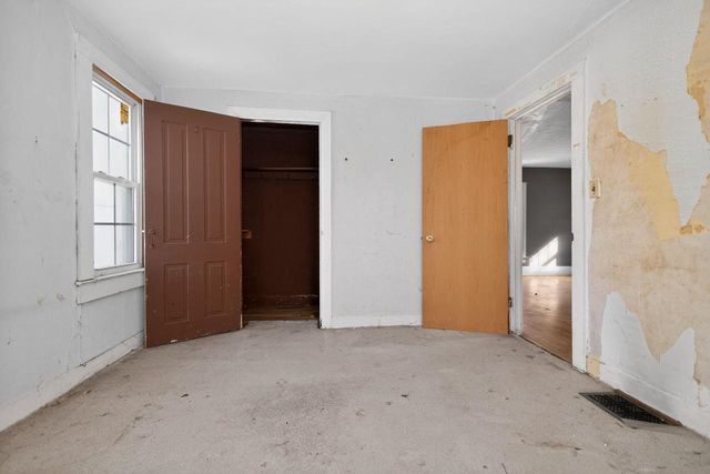 235 W South STREET, Oconomowoc, WI 53066