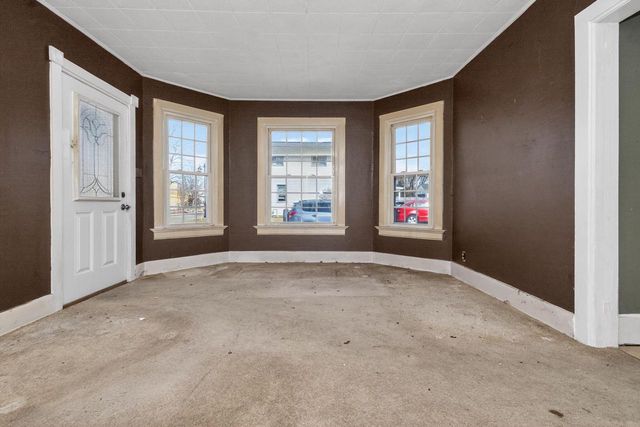 235 W South STREET, Oconomowoc, WI 53066