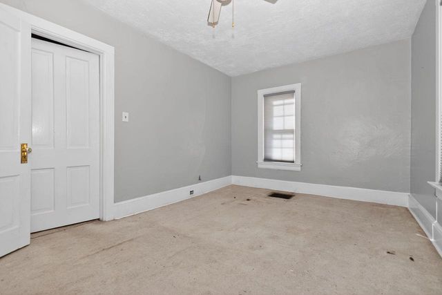 235 W South STREET, Oconomowoc, WI 53066