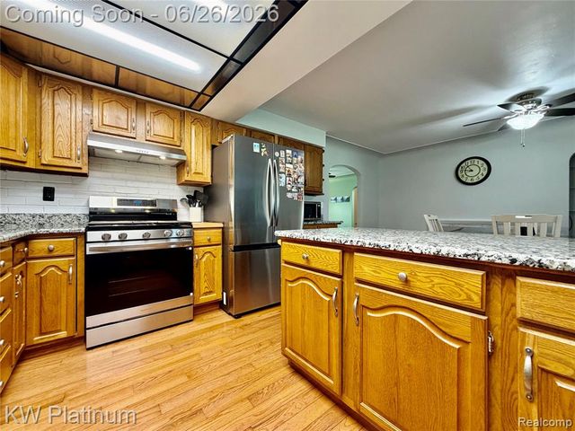 2930 W Water Street, Port Huron, MI 48060