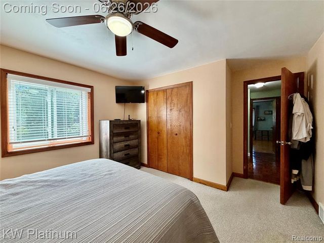 2930 W Water Street, Port Huron, MI 48060