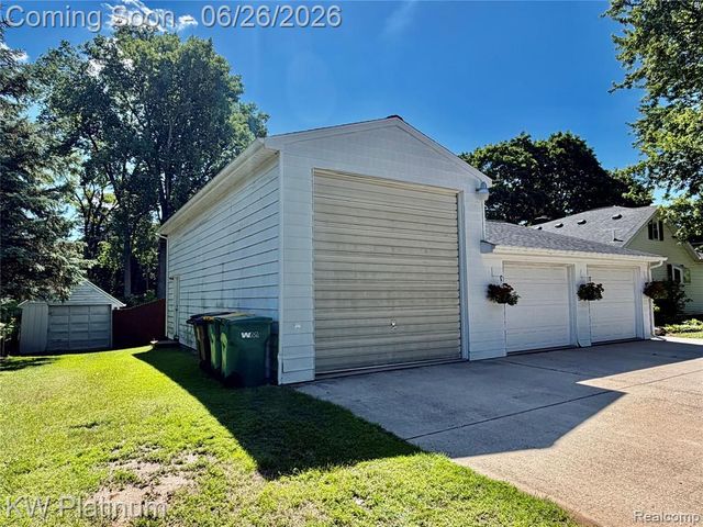 2930 W Water Street, Port Huron, MI 48060